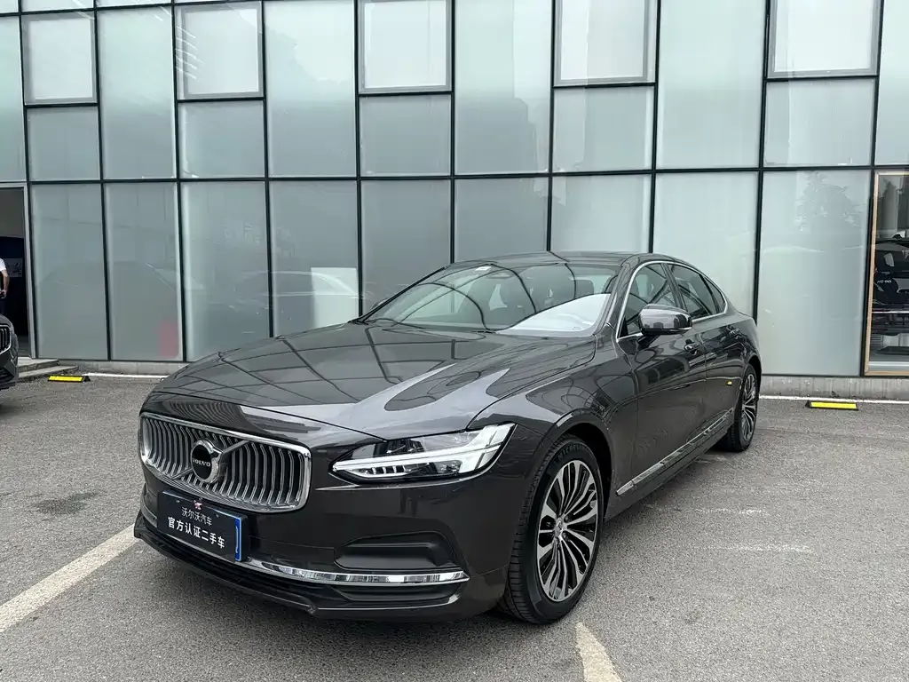 Volvo S90 — фото 1