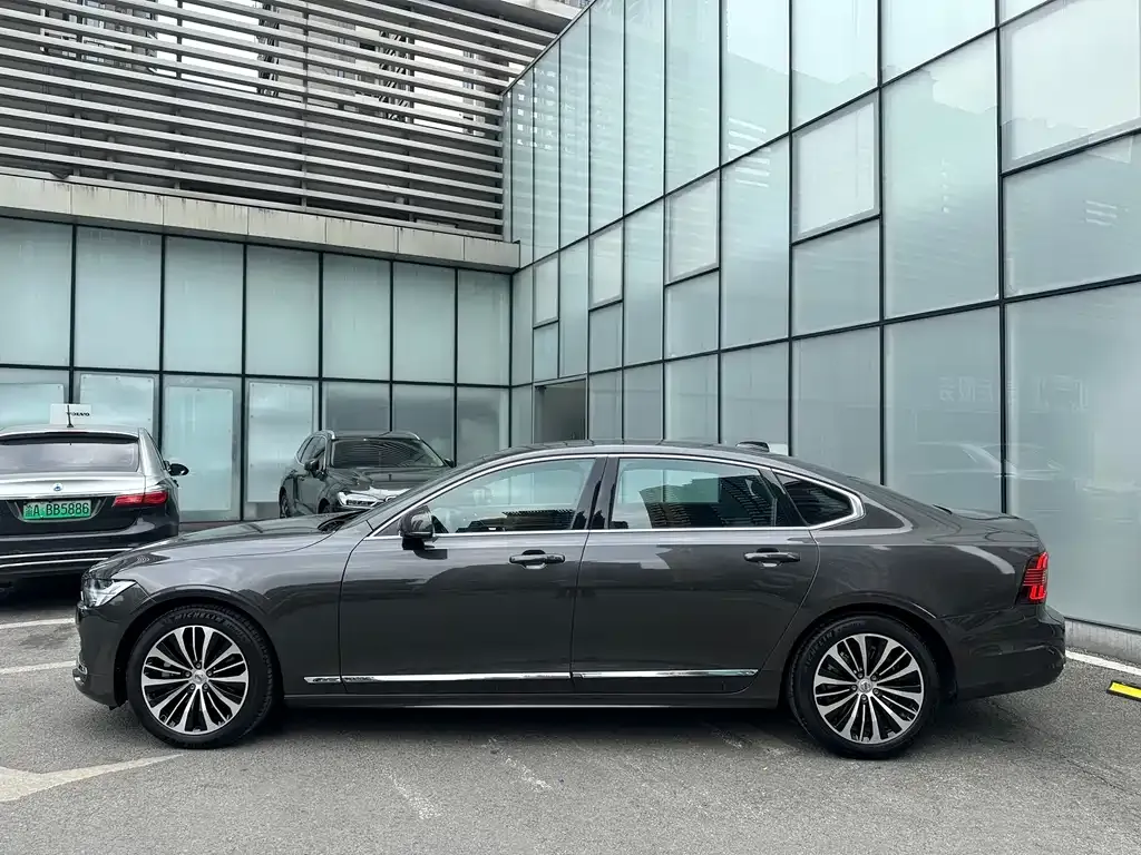 Volvo S90 — фото 3