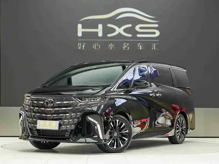 Toyota Alphard — фото 1