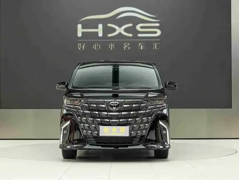 Toyota Alphard — фото 10