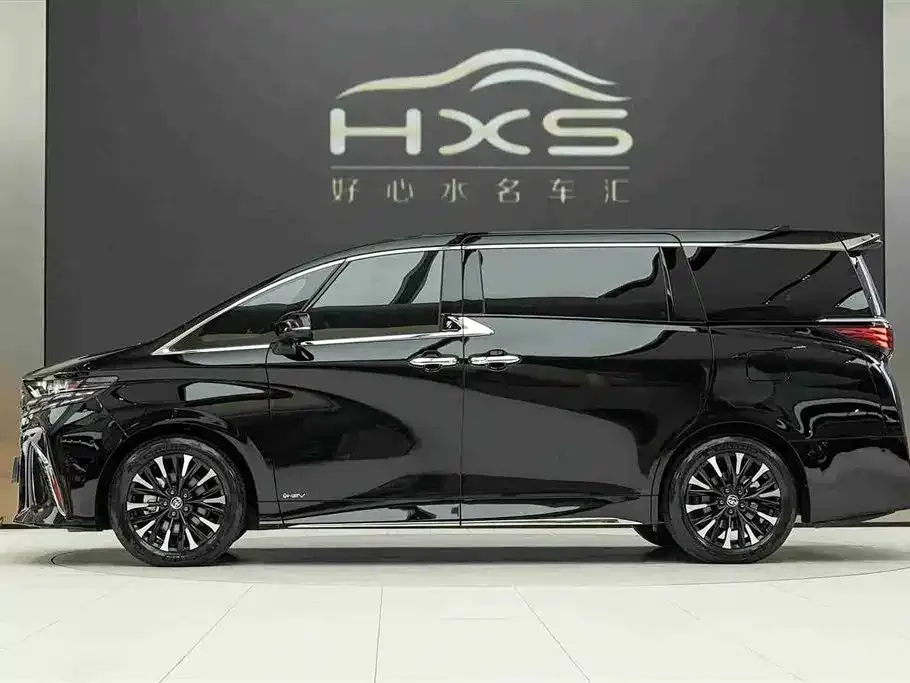 Toyota Alphard — фото 3