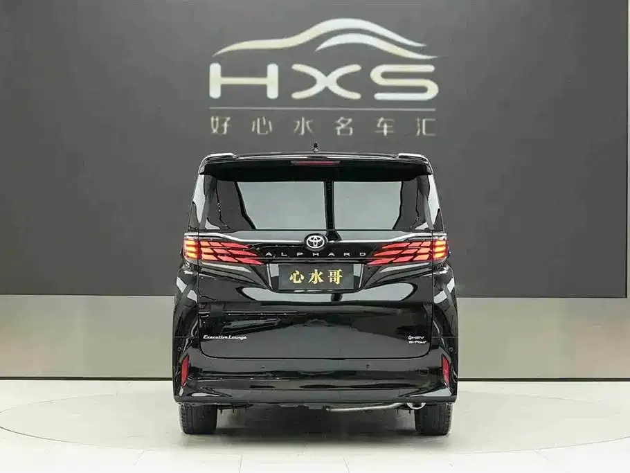 Toyota Alphard — фото 2