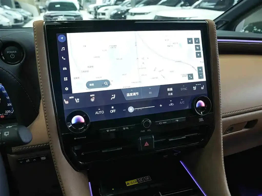 Toyota Alphard — фото 9
