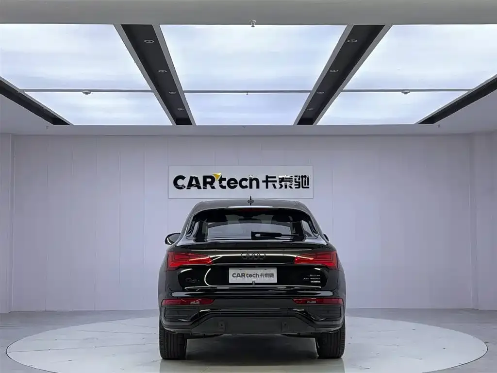 Audi Q5L Sportback — фото 3