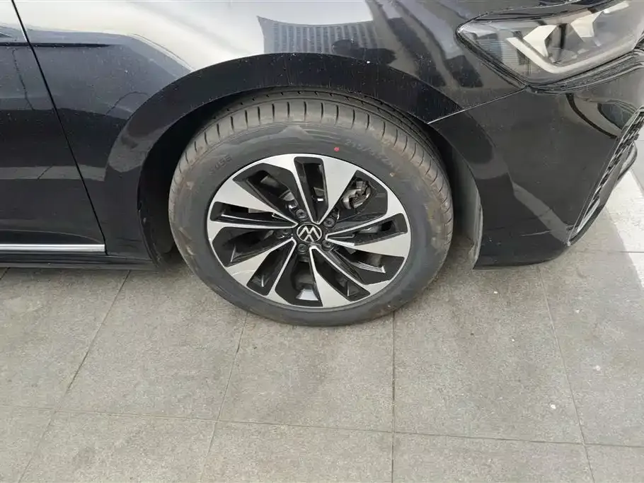 Volkswagen Passat — фото 9