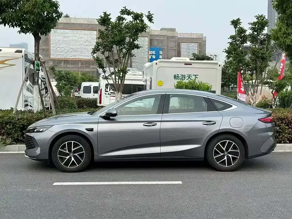 BYD Qin L — фото 7
