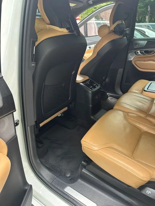 Volvo XC90 2022 из KR, фото 2