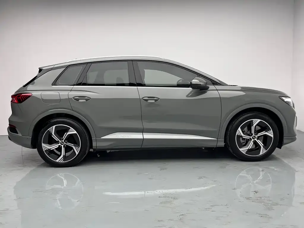 Audi Q4 e-tron — фото 3