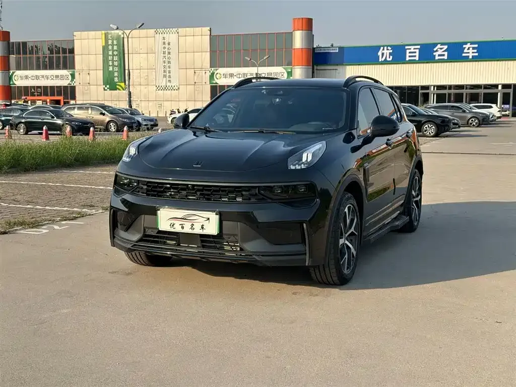 Lynk & Co 01 EM-P