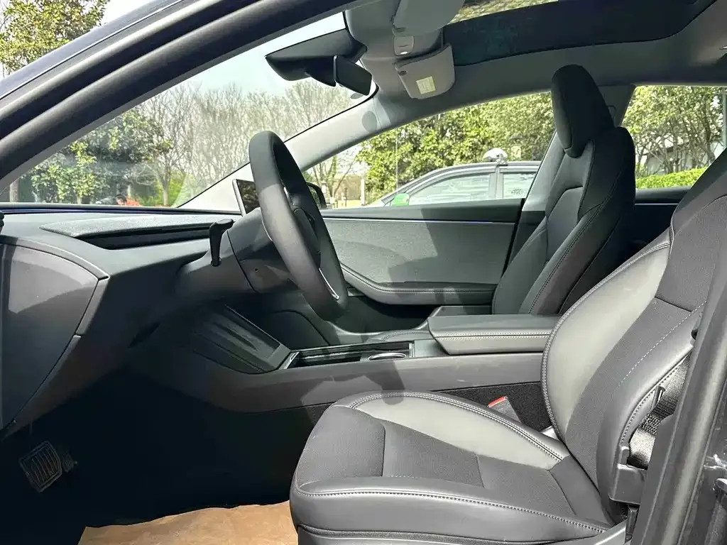 Tesla Model 3 — фото 3