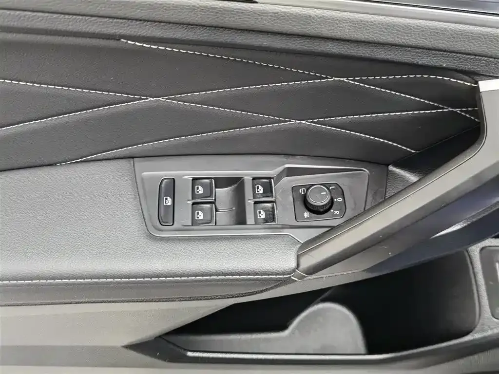 Volkswagen Tiguan L New Energy 2024 из CN, фото 10