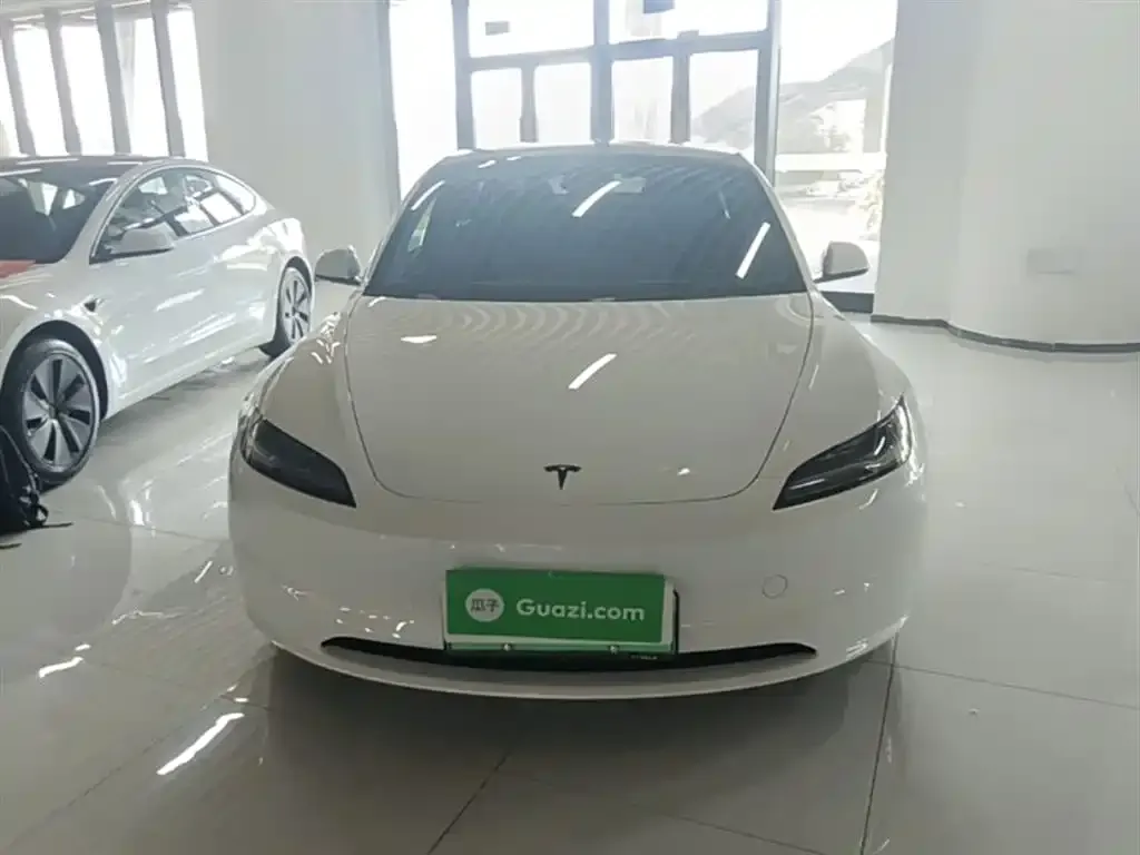Tesla Model 3 — фото 2