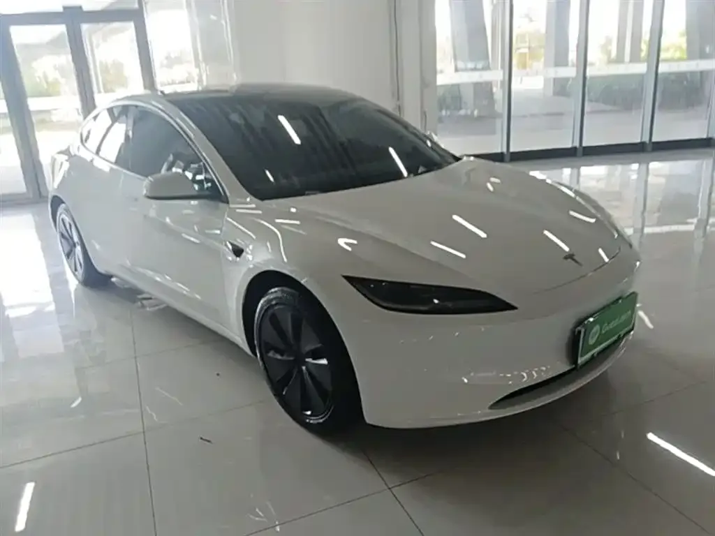 Tesla Model 3 — фото 10