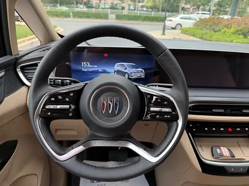 Buick GL8 Hybrid — фото 2