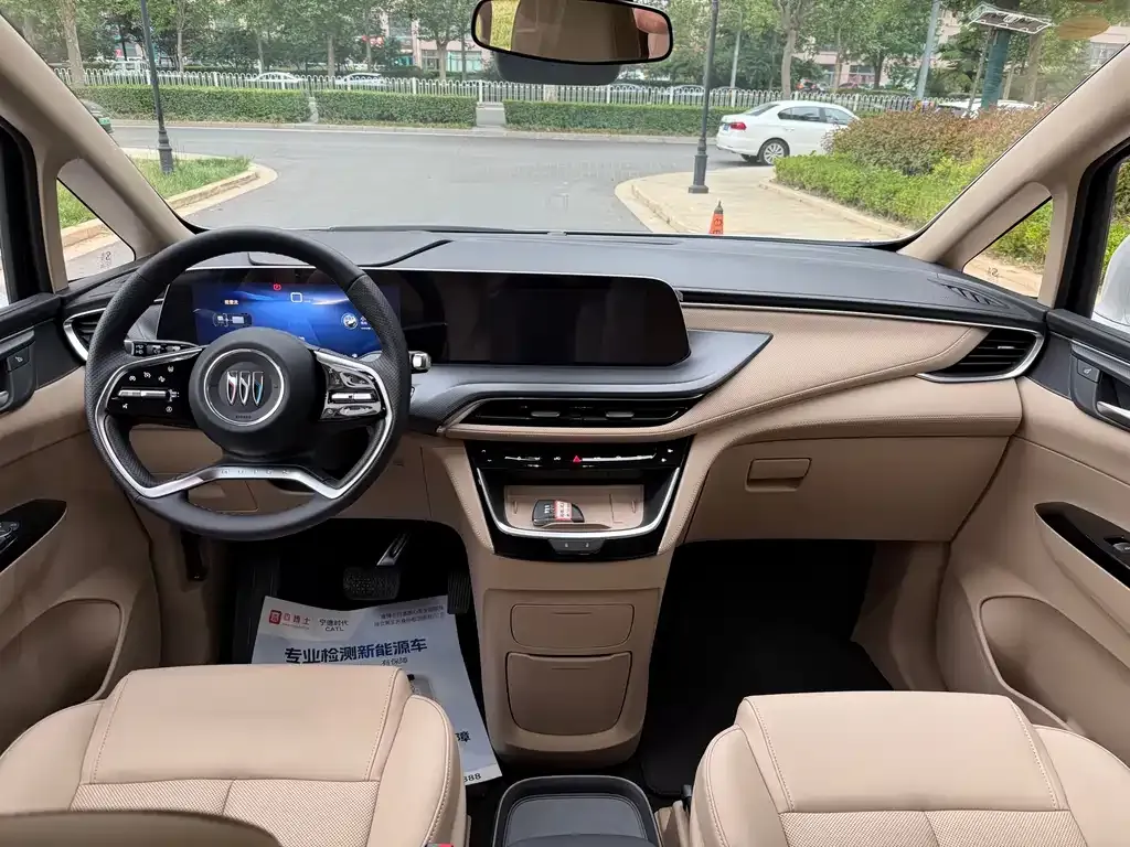 Buick GL8 Hybrid — фото 10