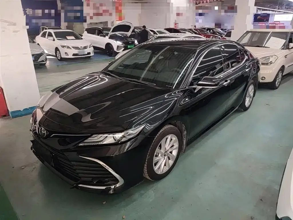 Toyota Camry — фото 7