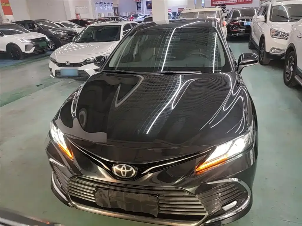 Toyota Camry — фото 10