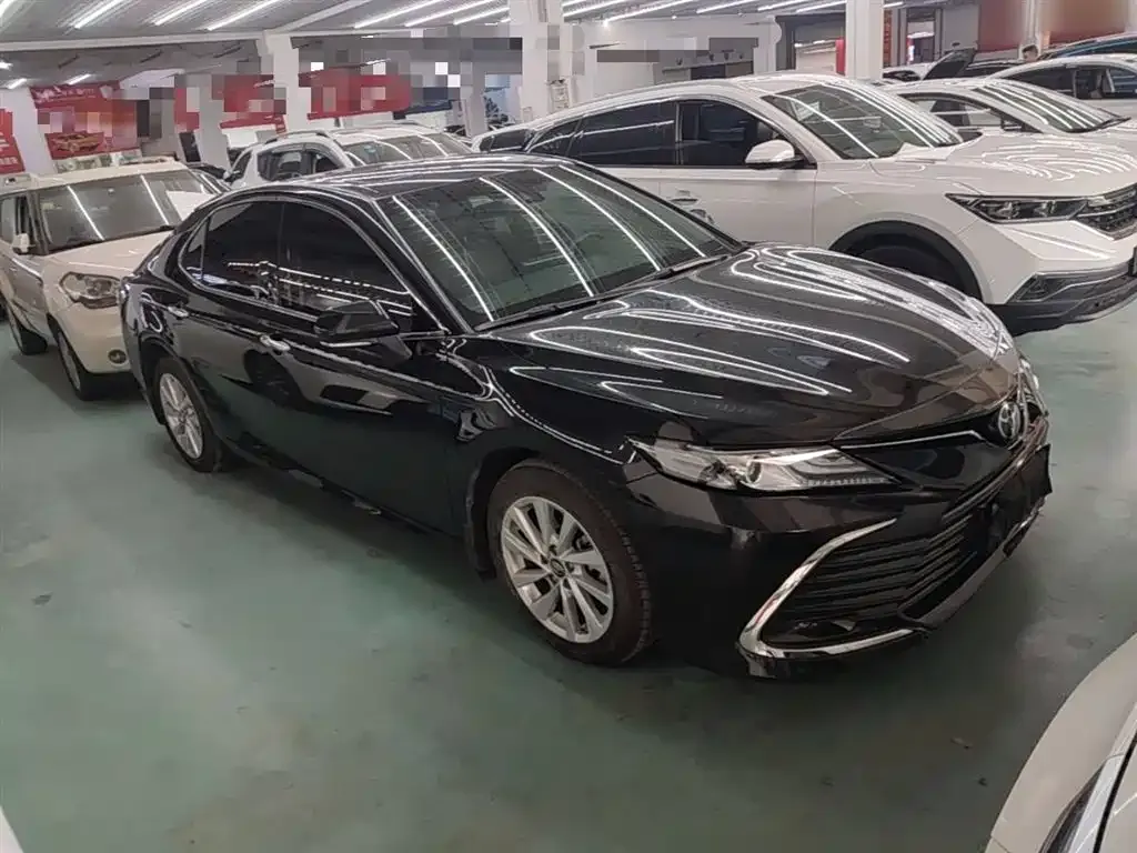 Toyota Camry — фото 5