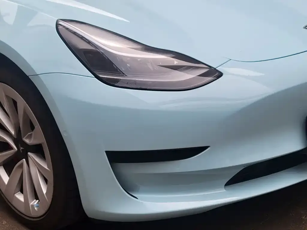 Tesla Model 3 — фото 2