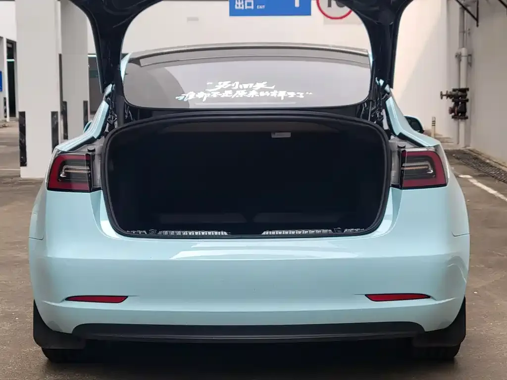 Tesla Model 3 — фото 5