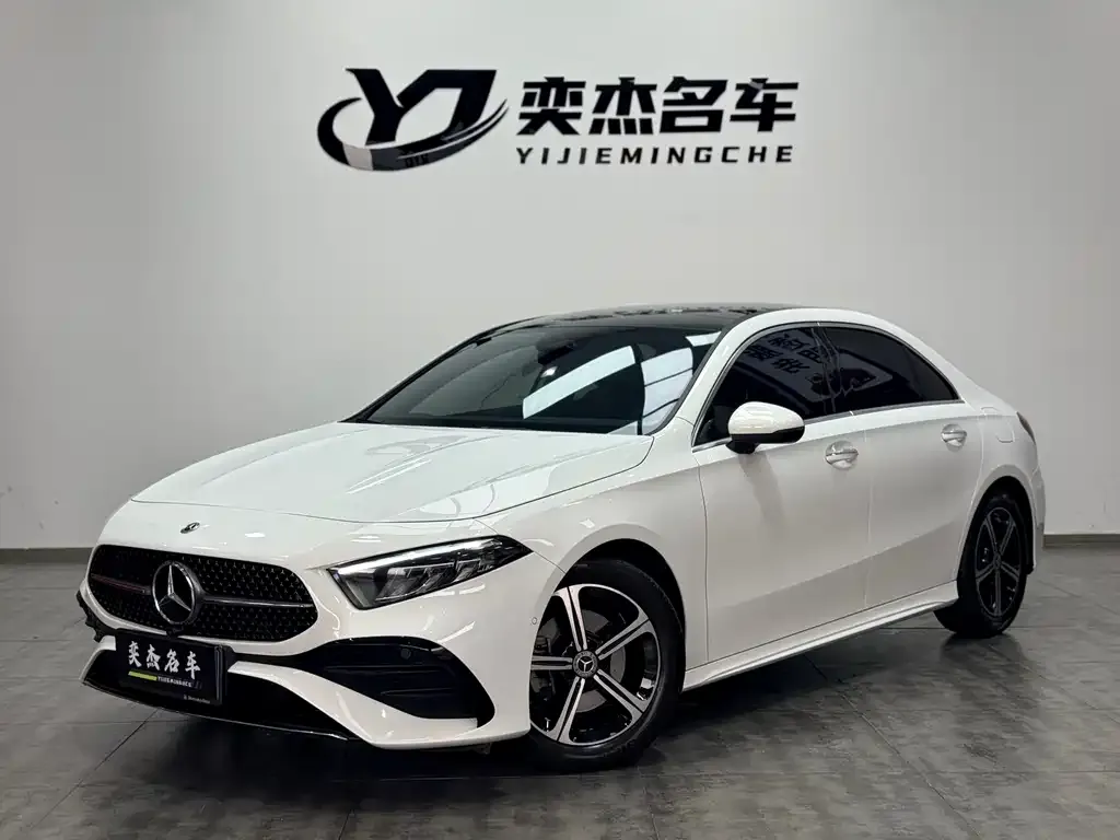 Mercedes-Benz A-Class — фото 1