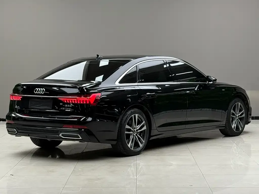 Audi A6L — фото 2