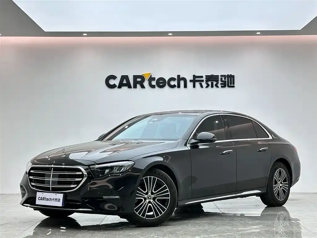 Mercedes-Benz E-Class — фото 1