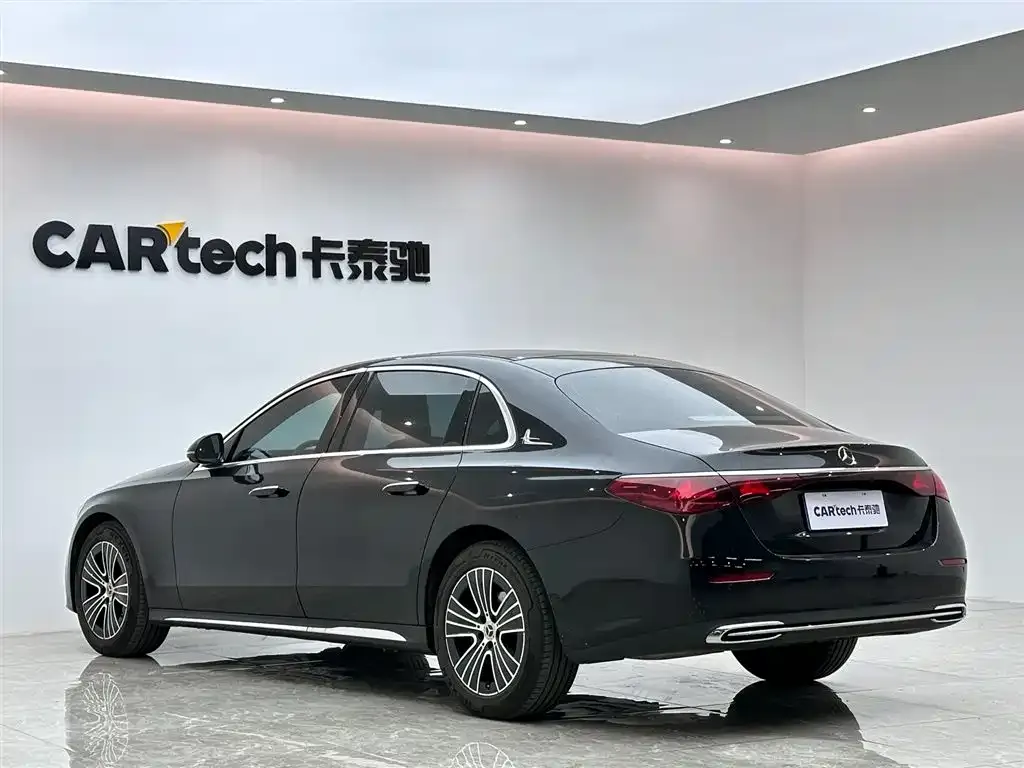 Mercedes-Benz E-Class — фото 7