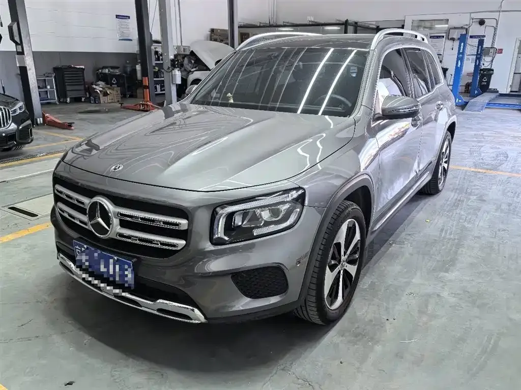 Mercedes-Benz GLB — фото 1