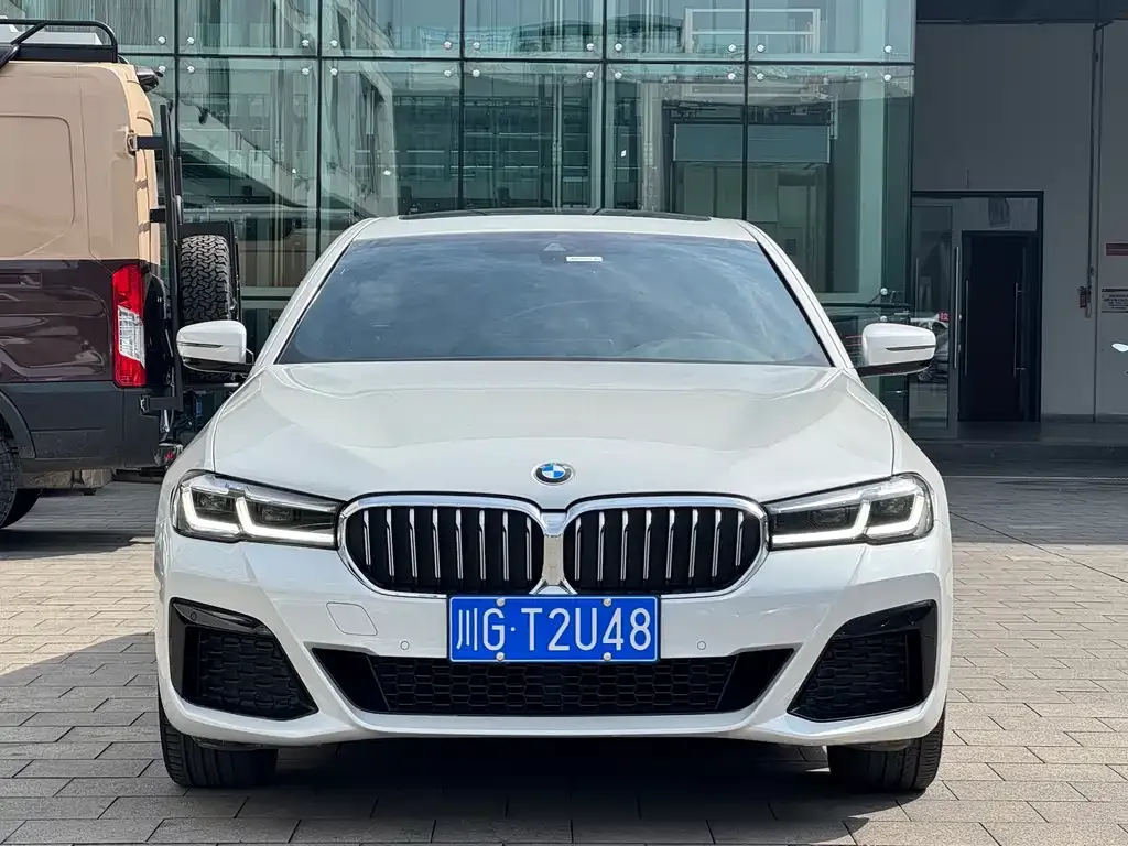 BMW 5 Series — фото 4