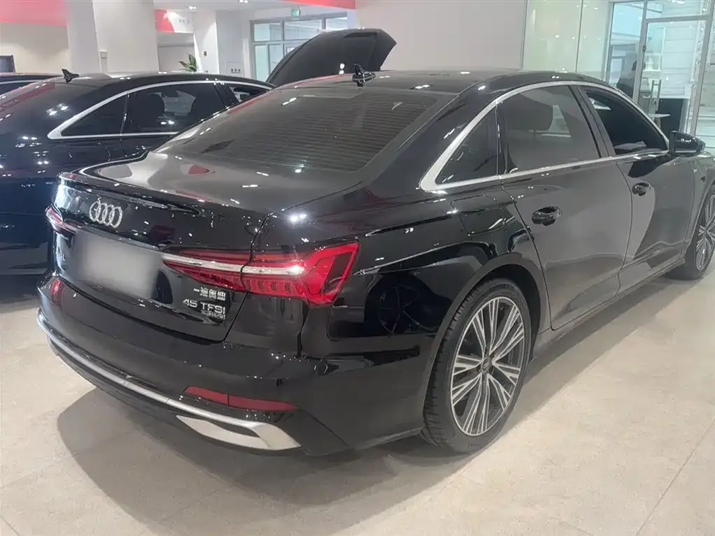 Audi A6L — фото 5