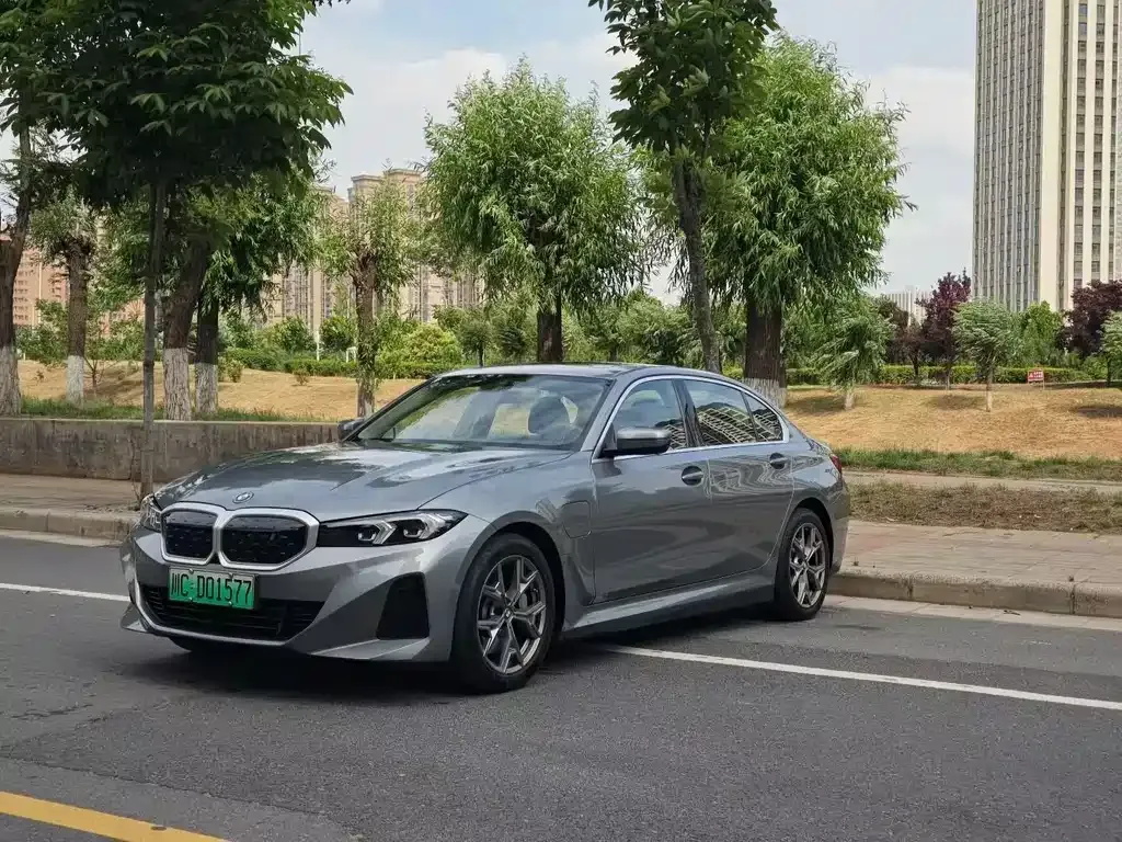 BMW i3 — фото 1