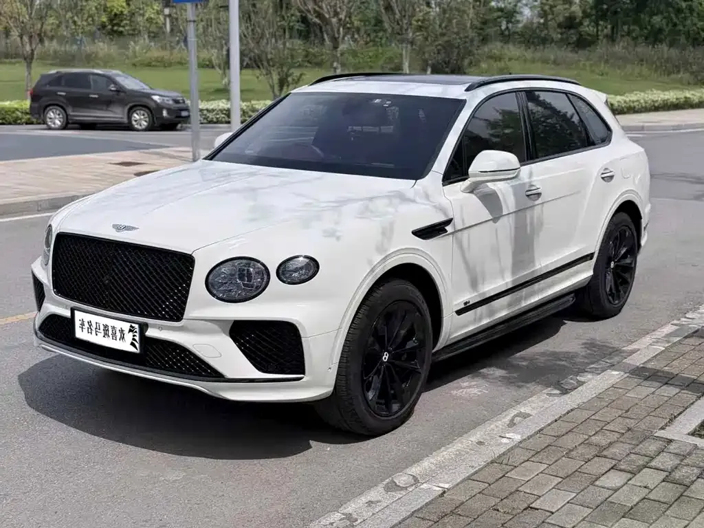Bentley Bentayga — фото 1