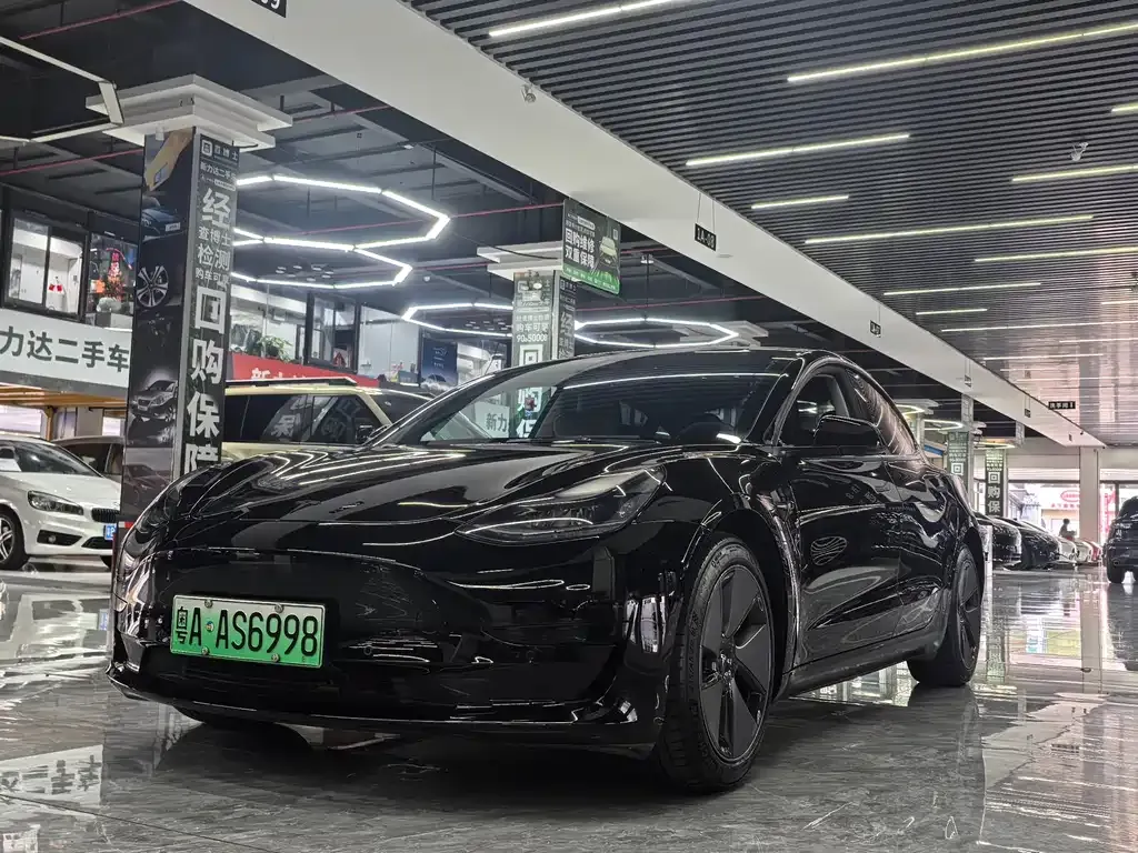 Tesla Model 3 — фото 7