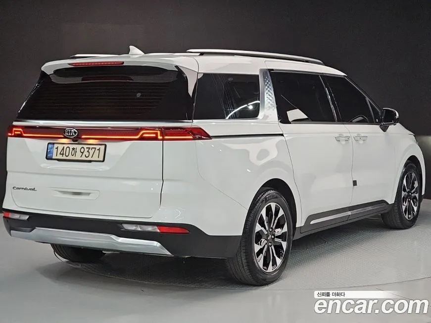 Kia Carnival — фото 3