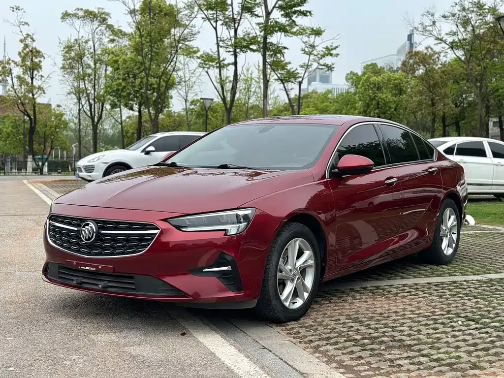 Buick Regal — фото 1