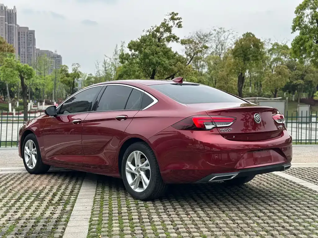 Buick Regal — фото 10