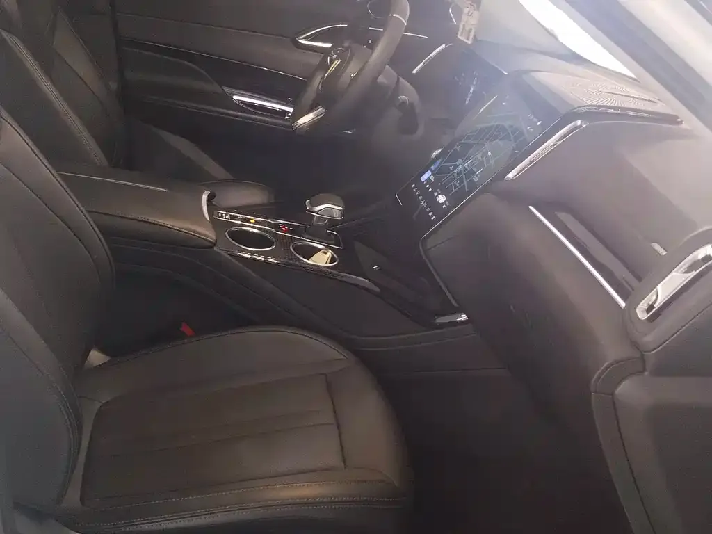 Hongqi HS3 2023 из CN, фото 3