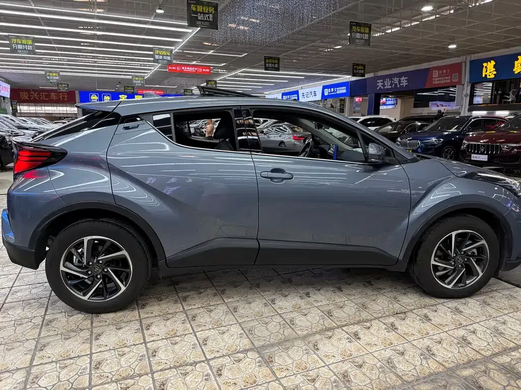 Toyota C-HR 2023 из CN, фото 10
