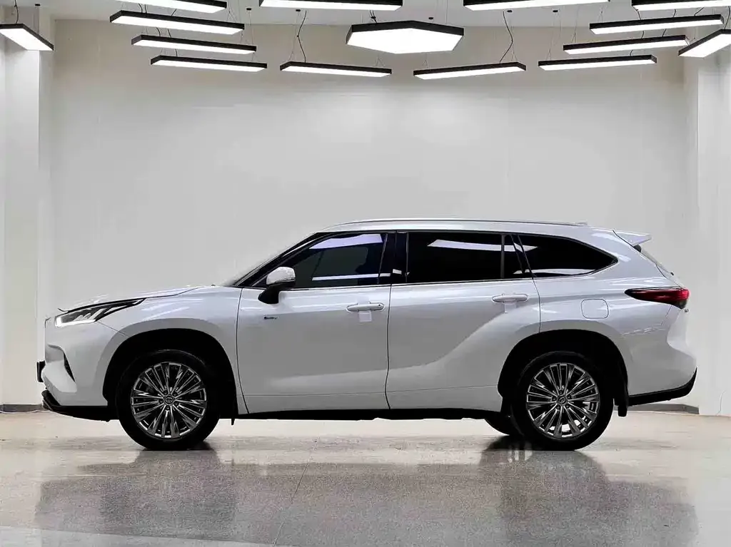 Toyota Highlander — фото 4
