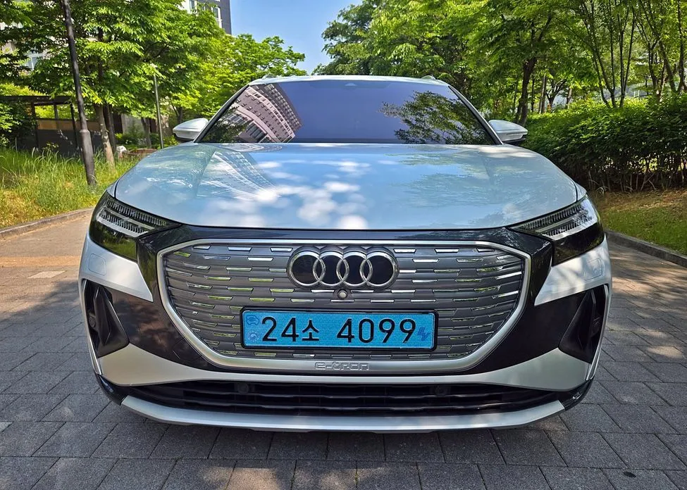 Audi Q4 e-tron — фото 8