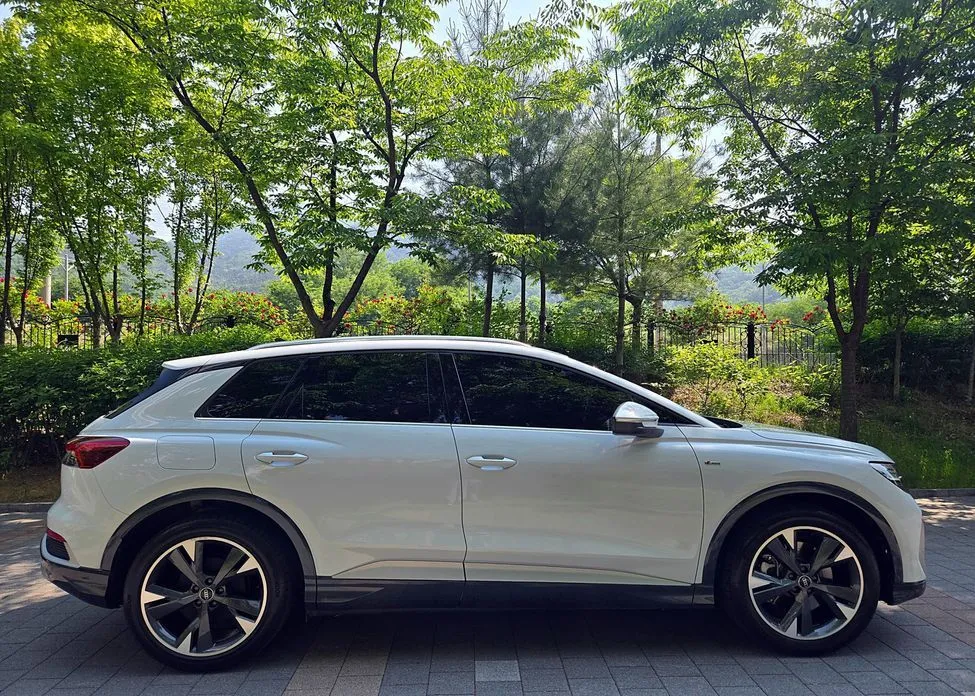 Audi Q4 e-tron — фото 3