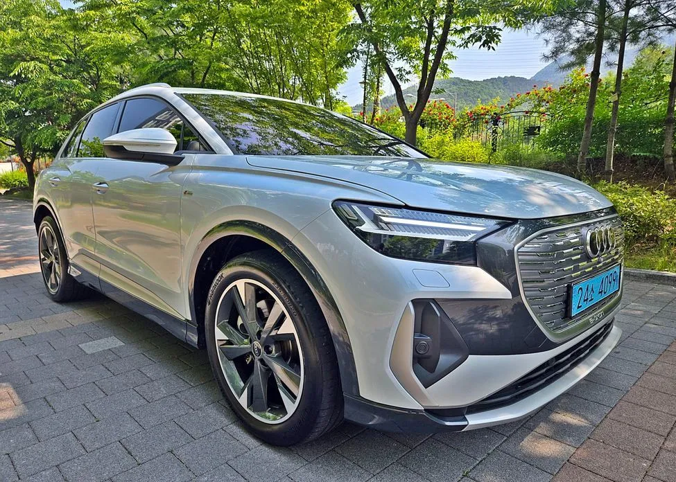 Audi Q4 e-tron — фото 2