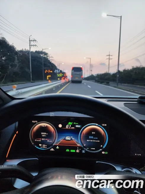 Mercedes-Benz EQB 2023 из KR, фото 4