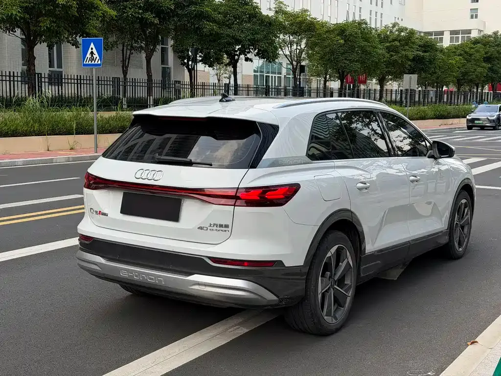 Audi Q5 e-tron 2022 из CN, фото 5