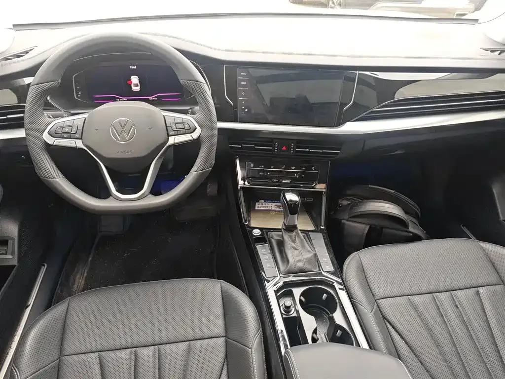 Volkswagen Passat — фото 10