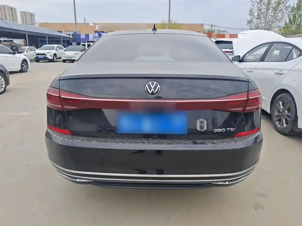 Volkswagen Passat — фото 7