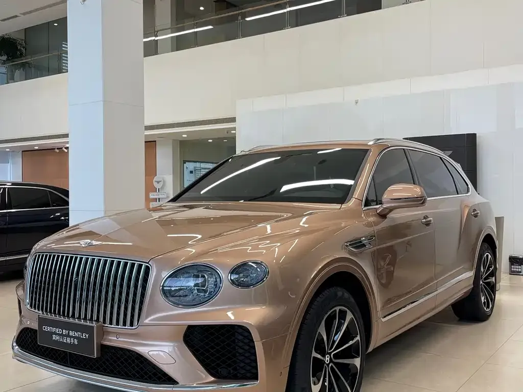 Bentley Bentayga — фото 1