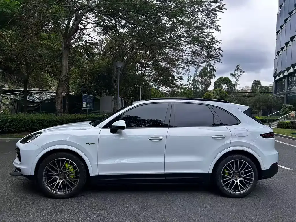 Porsche Cayenne Hybrid — фото 6