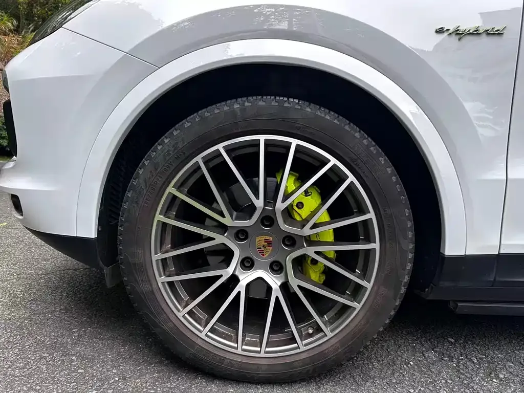 Porsche Cayenne Hybrid — фото 4